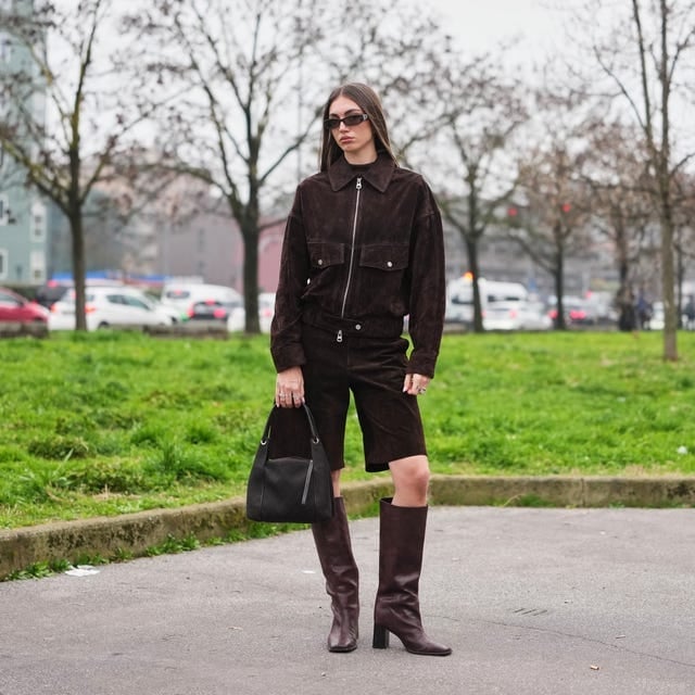 Dark brown knee-high boots with corduroy shorts set Dark brown knee-high boots with corduroy shorts set — Brown Boots Outfit