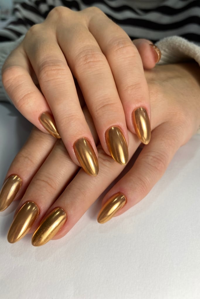 Metallic Gold High Shine Chrome Almond Nails Metallic Gold High Shine Chrome Almond Nails — Brown Chrome Nails