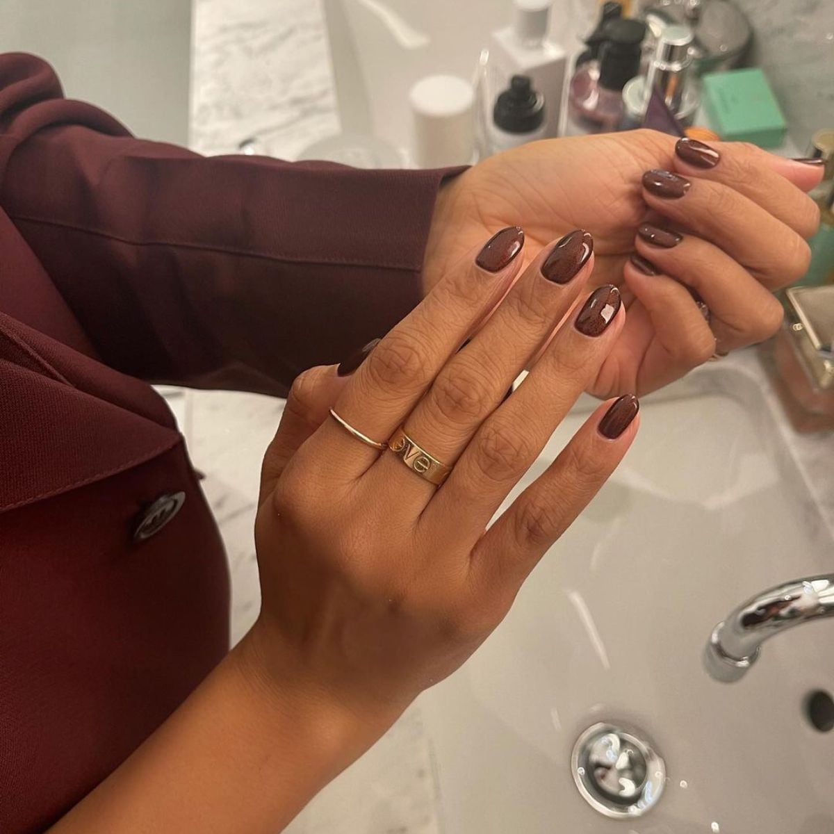 Dark Chocolate Brown High Gloss Oval Nails Dark Chocolate Brown High Gloss Oval Nails — Brown Chrome Nails