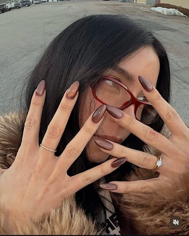 Medium Brown Glossy Long Almond Nails Medium Brown Glossy Long Almond Nails — Brown Chrome Nails