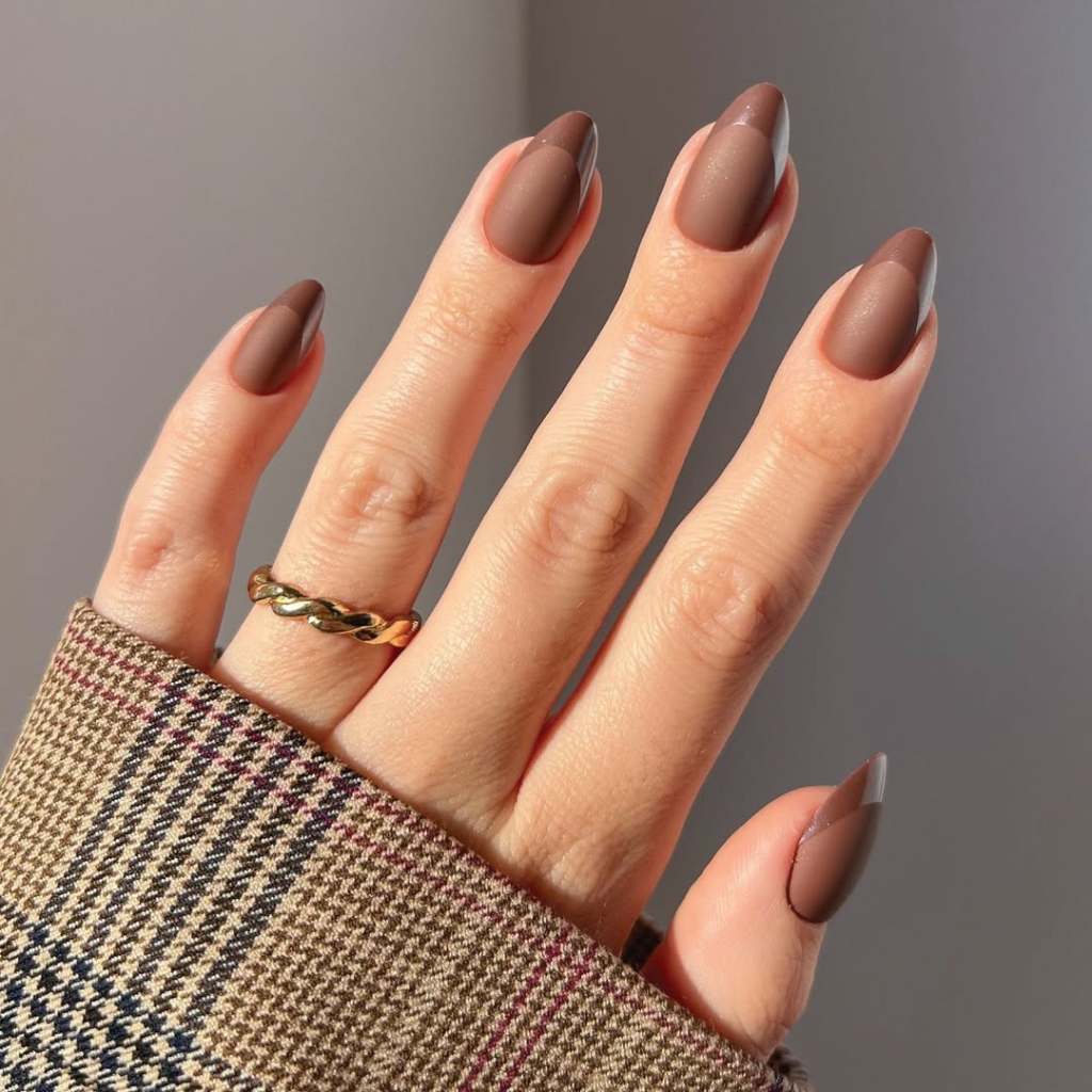 Medium Almond Glossy Deep Brown French Tip, Close-Up Take Medium Almond Glossy Deep Brown French Tip, Close-Up Take — Brown French Tip Nails