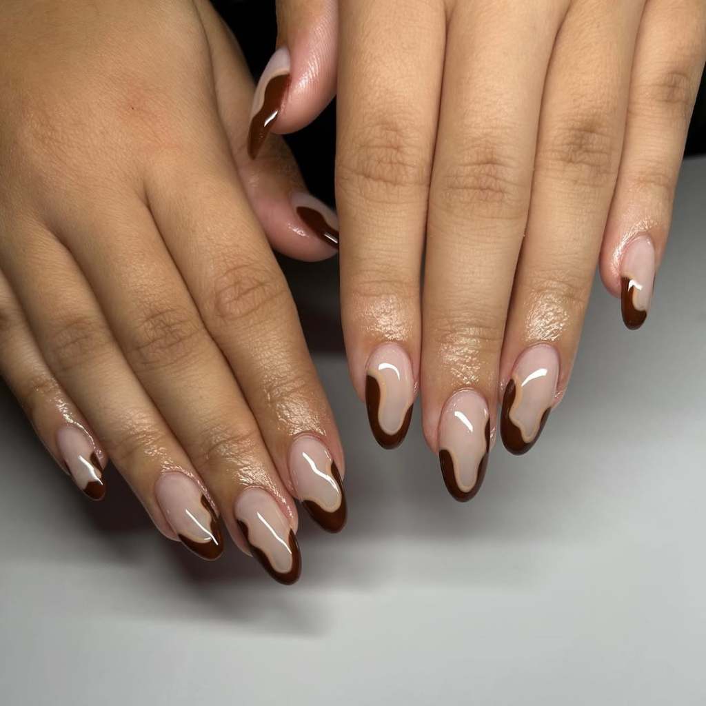 Short Almond Sheer Nude With Dark Brown French Tip Short Almond Sheer Nude With Dark Brown French Tip — Brown French Tip Nails