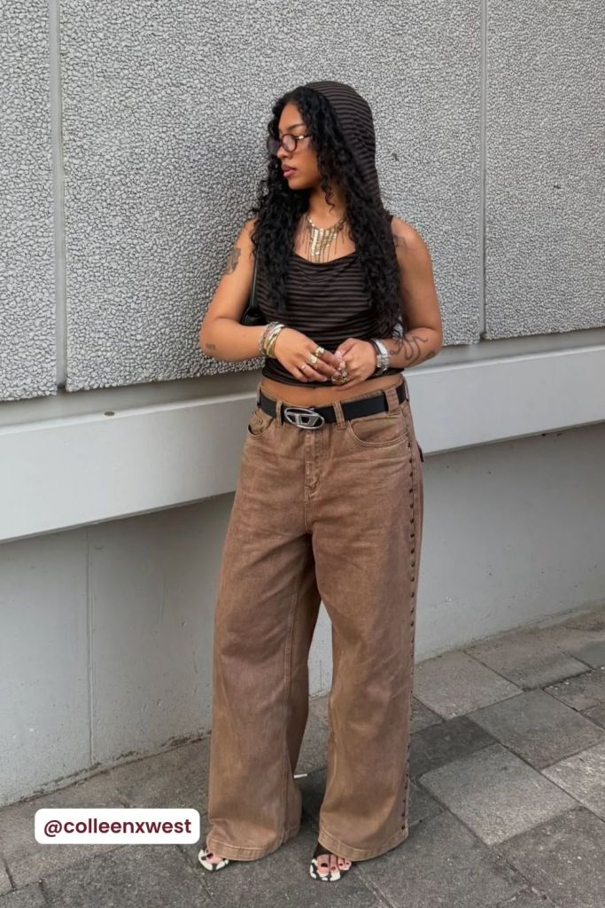 Oversized wide leg brown jeans with striped cropped tank Oversized wide leg brown jeans with striped cropped tank — Brown Jeans Outfits