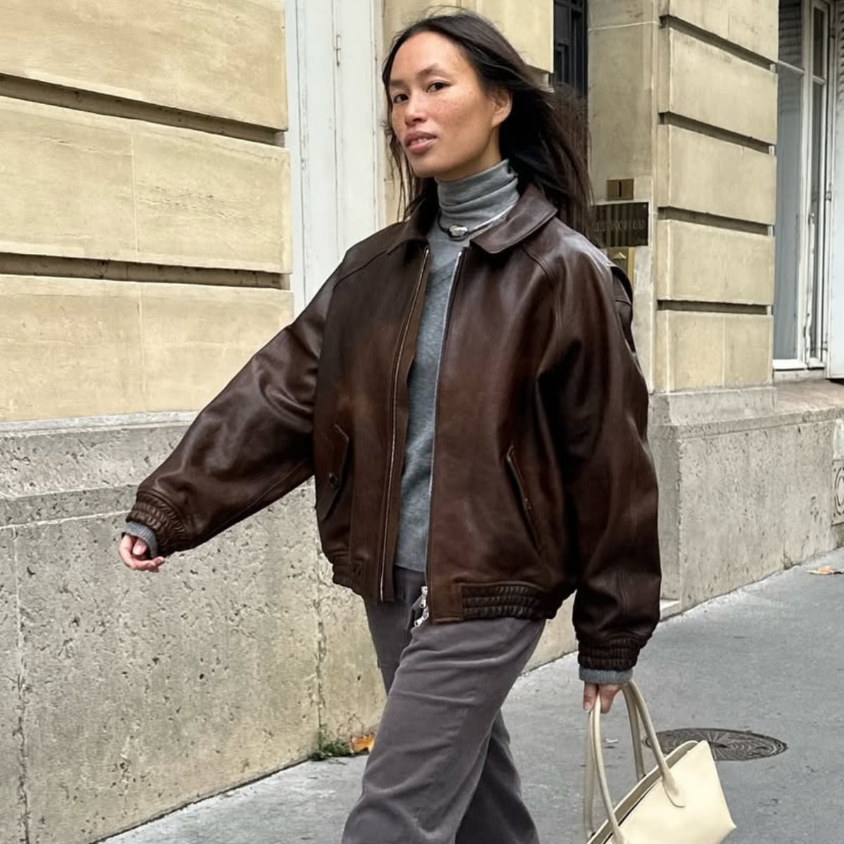 Oversized Brown Leather Bomber Jacket With Gray Turtleneck Oversized Brown Leather Bomber Jacket With Gray Turtleneck — Brown Leather Jacket Outfit