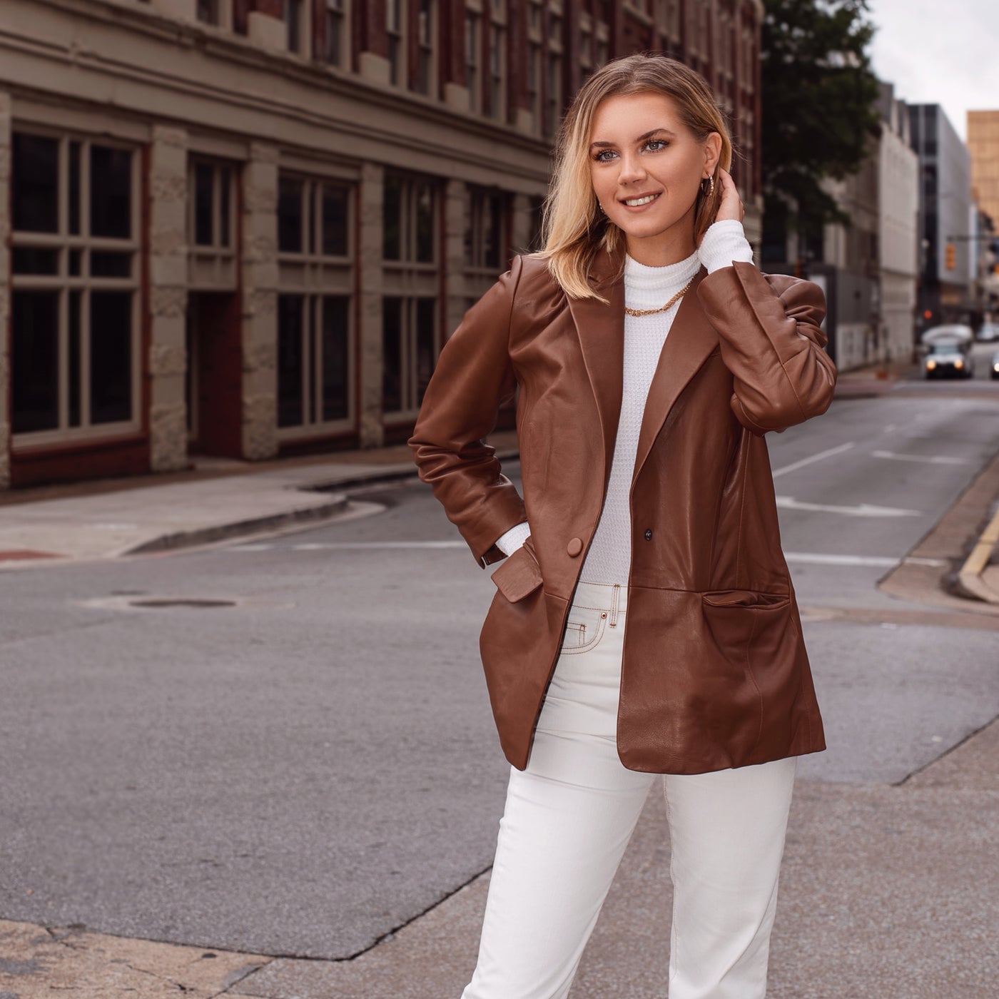 Oversized Brown Leather Blazer With White Top And Pants Oversized Brown Leather Blazer With White Top And Pants — Brown Leather Jacket Outfit