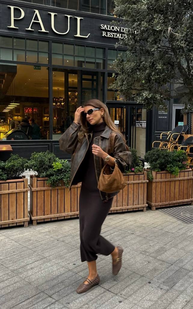 Oversized Distressed Brown Leather Jacket With Turtleneck Dress Oversized Distressed Brown Leather Jacket With Turtleneck Dress — Brown Leather Jacket Outfit