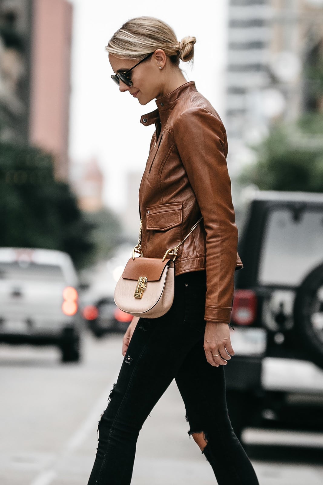 Fitted Brown Leather Moto Jacket With Black Skinny Jeans Fitted Brown Leather Moto Jacket With Black Skinny Jeans — Brown Leather Jacket Outfit
