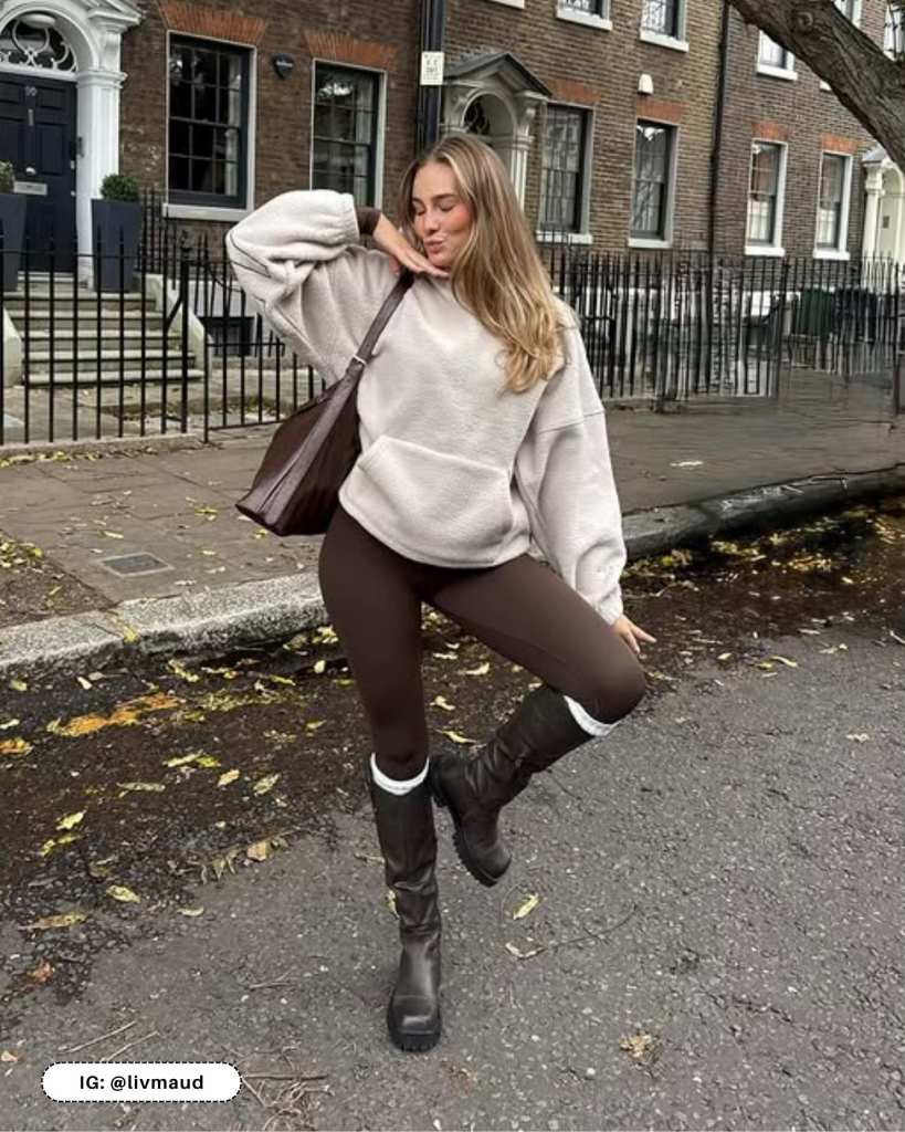 Brown leggings with white trim and a beige hoodie Brown leggings with white trim and a beige hoodie — Brown Leggings Outfit