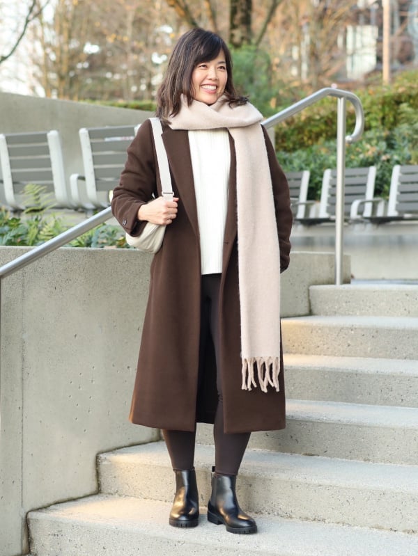 Dark brown leggings with a long wool coat Dark brown leggings with a long wool coat — Brown Leggings Outfit