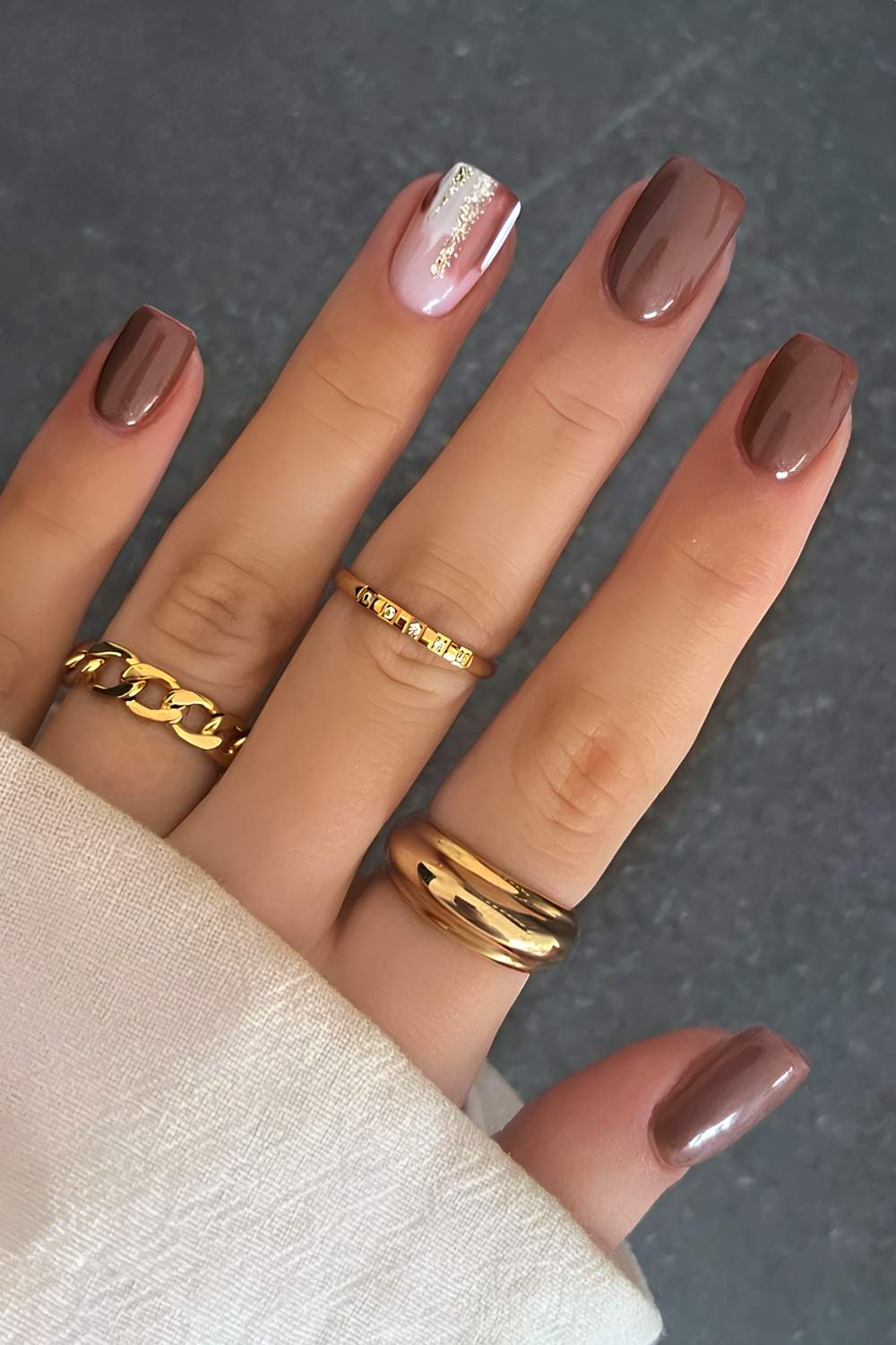 Medium Soft Square Nude Gradient Gold Foil Medium Soft Square Nude Gradient Gold Foil — Brown Nails