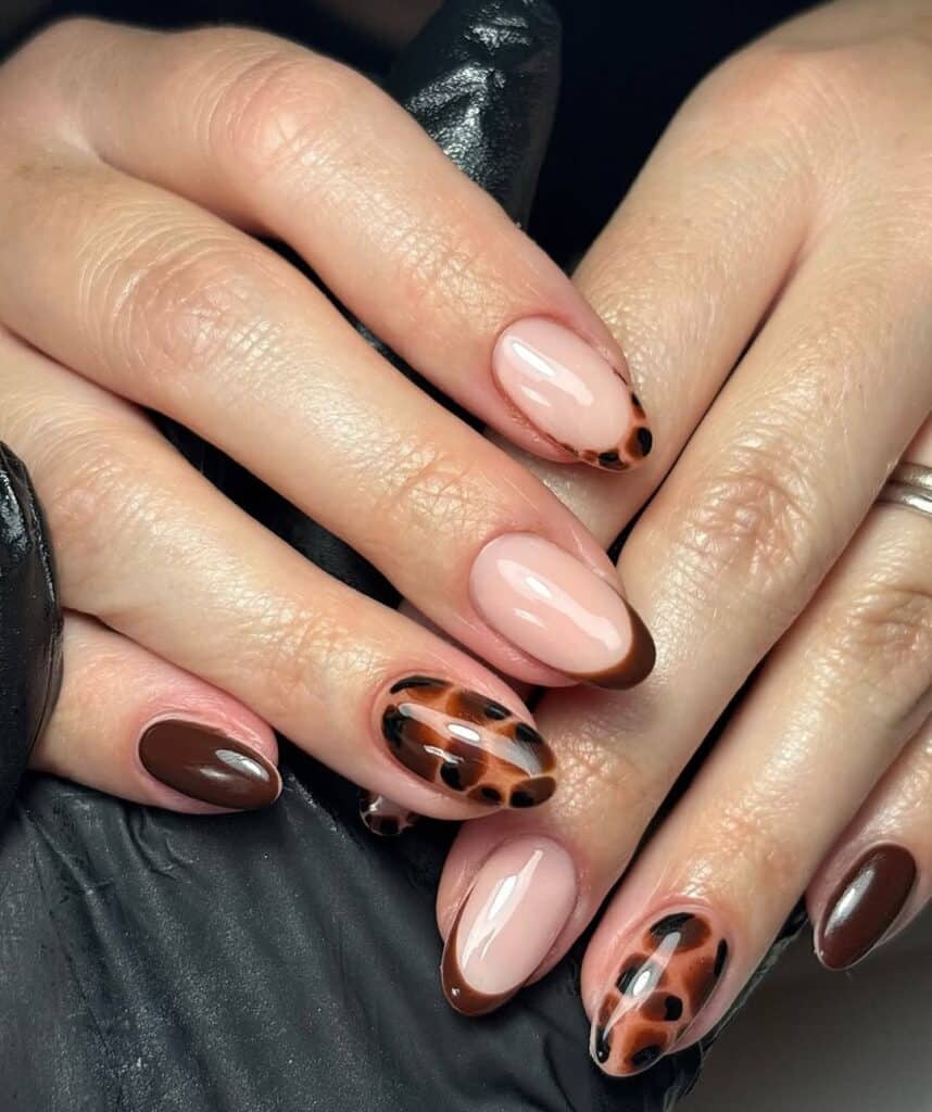 Medium Oval Tortoiseshell Pattern Brown Nails Medium Oval Tortoiseshell Pattern Brown Nails