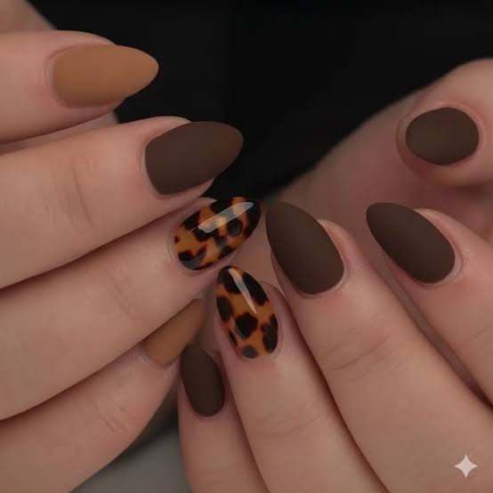 Medium Almond Matte Glossy Leopard Print Medium Almond Matte Glossy Leopard Print — Brown Nails