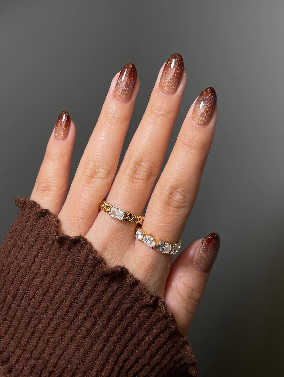 Medium Almond Brown To Gold Glitter Ombre Medium Almond Brown To Gold Glitter Ombre — Brown Ombre Nails