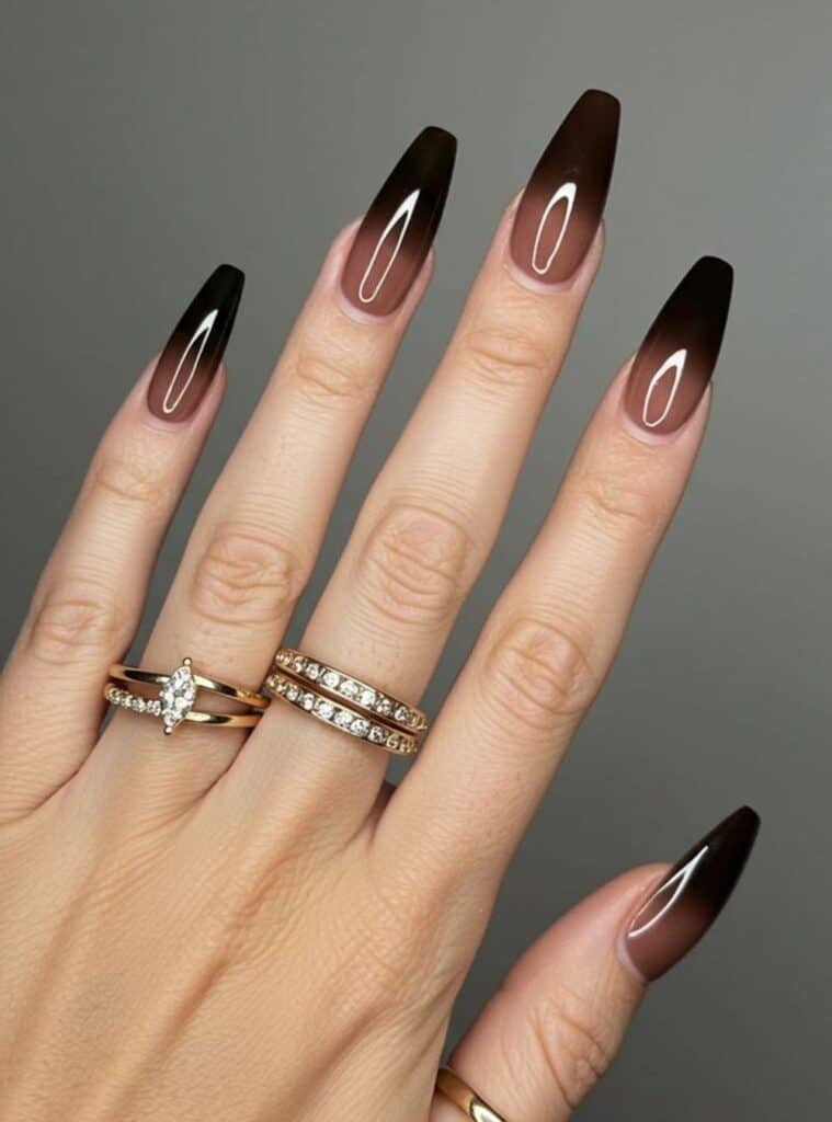 Medium Oval Shimmering Brown Ombre Medium Oval Shimmering Brown Ombre — Brown Ombre Nails