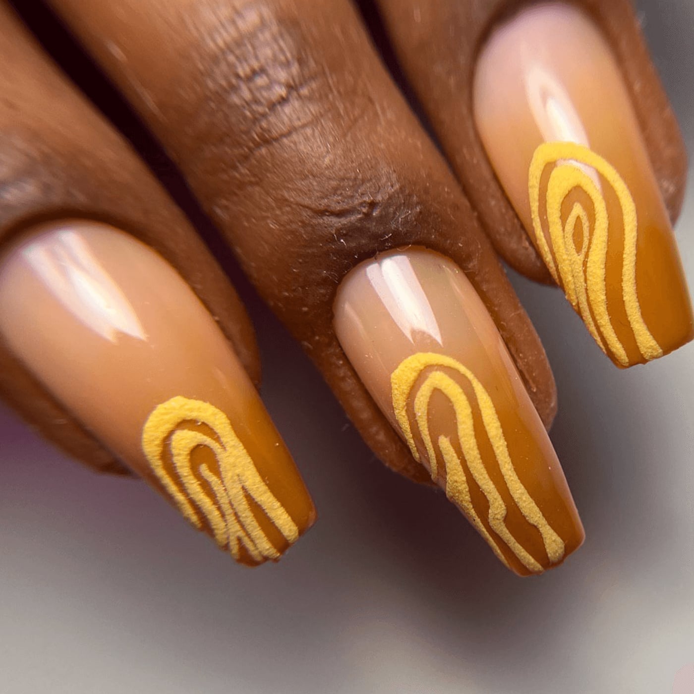 Medium Almond Glossy Deep Chocolate To Nude Medium Almond Glossy Deep Chocolate To Nude — Brown Ombre Nails