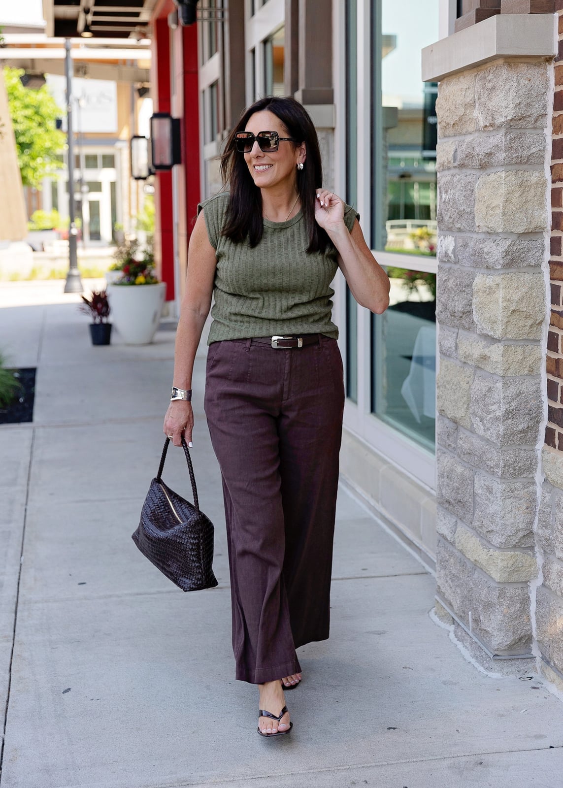 Brown Linen Trousers With Olive Green Top, Office-Safe Version Brown Linen Trousers With Olive Green Top, Office-Safe Version — Brown Pants Outfits