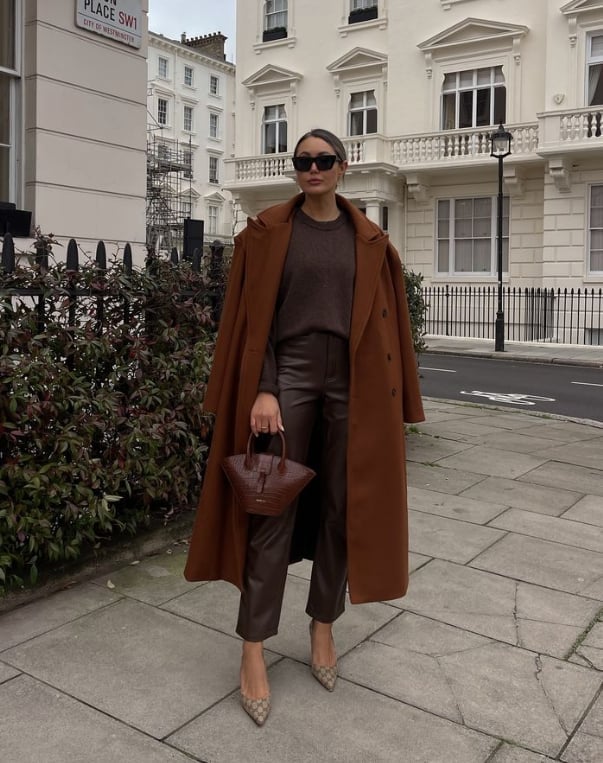 Brown Leather Trousers With Knit Sweater and Wool Coat Brown Leather Trousers With Knit Sweater and Wool Coat — Brown Pants Outfits