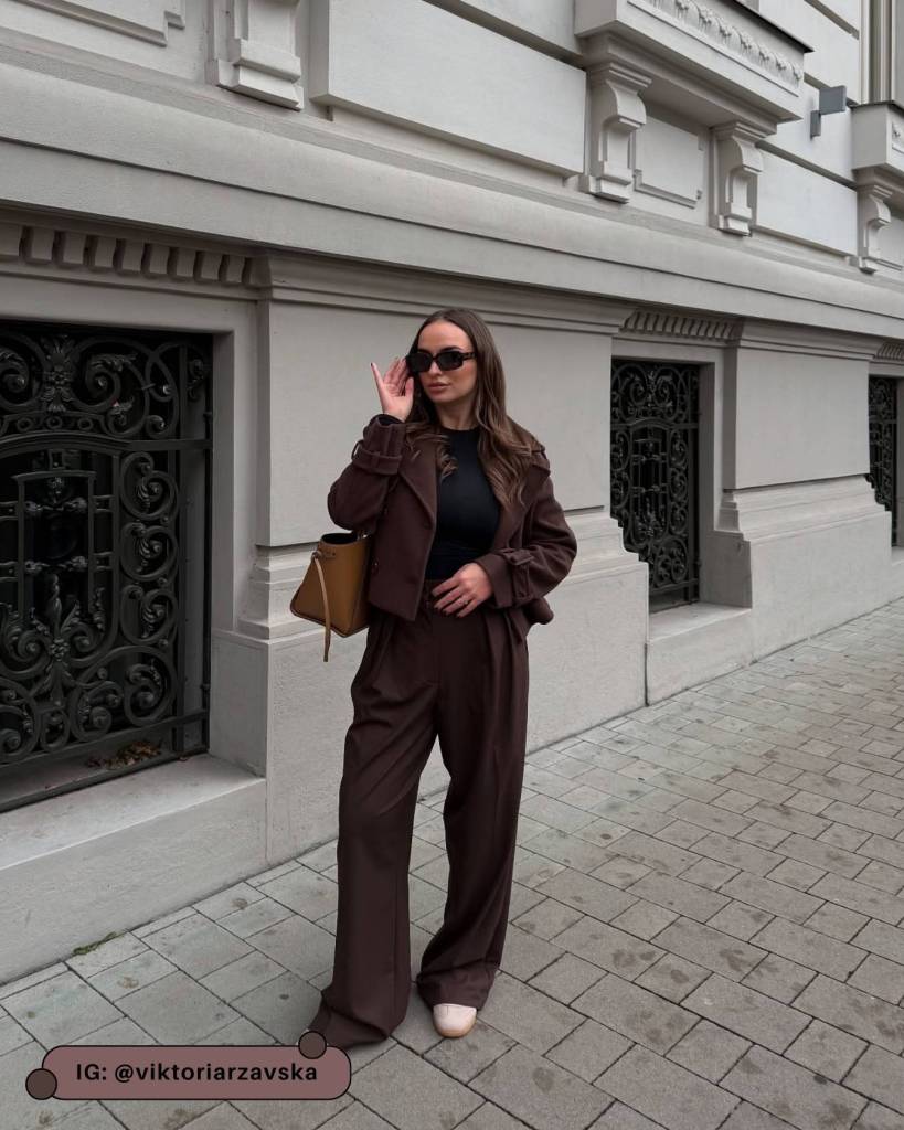 Matching Brown Suit Set With Sneakers Matching Brown Suit Set With Sneakers — Brown Pants Outfits
