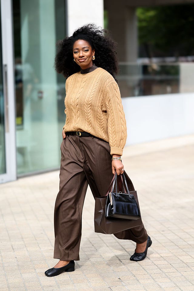 Beige cable knit sweater with brown trousers Beige cable knit sweater with brown trousers — Brown Sweater Outfit