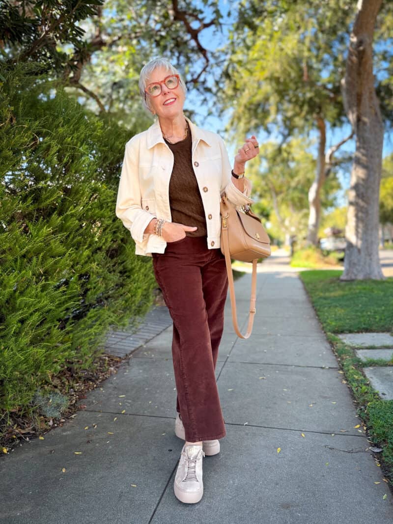 Brown crewneck sweater with corduroy pants Brown crewneck sweater with corduroy pants — Brown Sweater Outfit