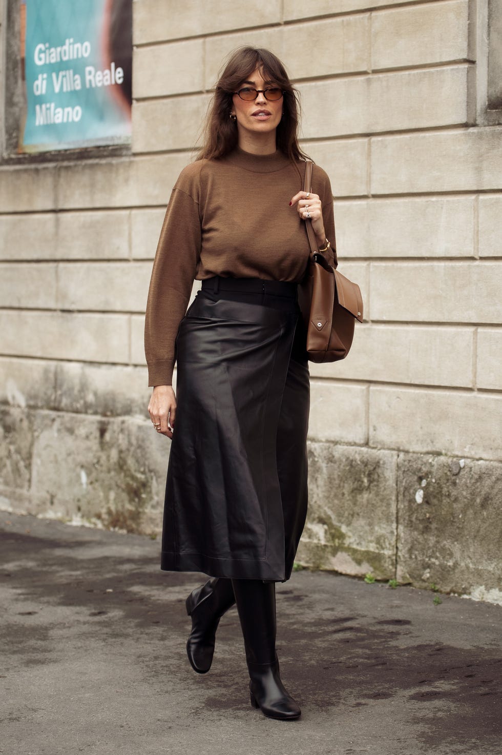 Brown crew neck sweater with leather skirt Brown crew neck sweater with leather skirt — Brown Sweater Outfit