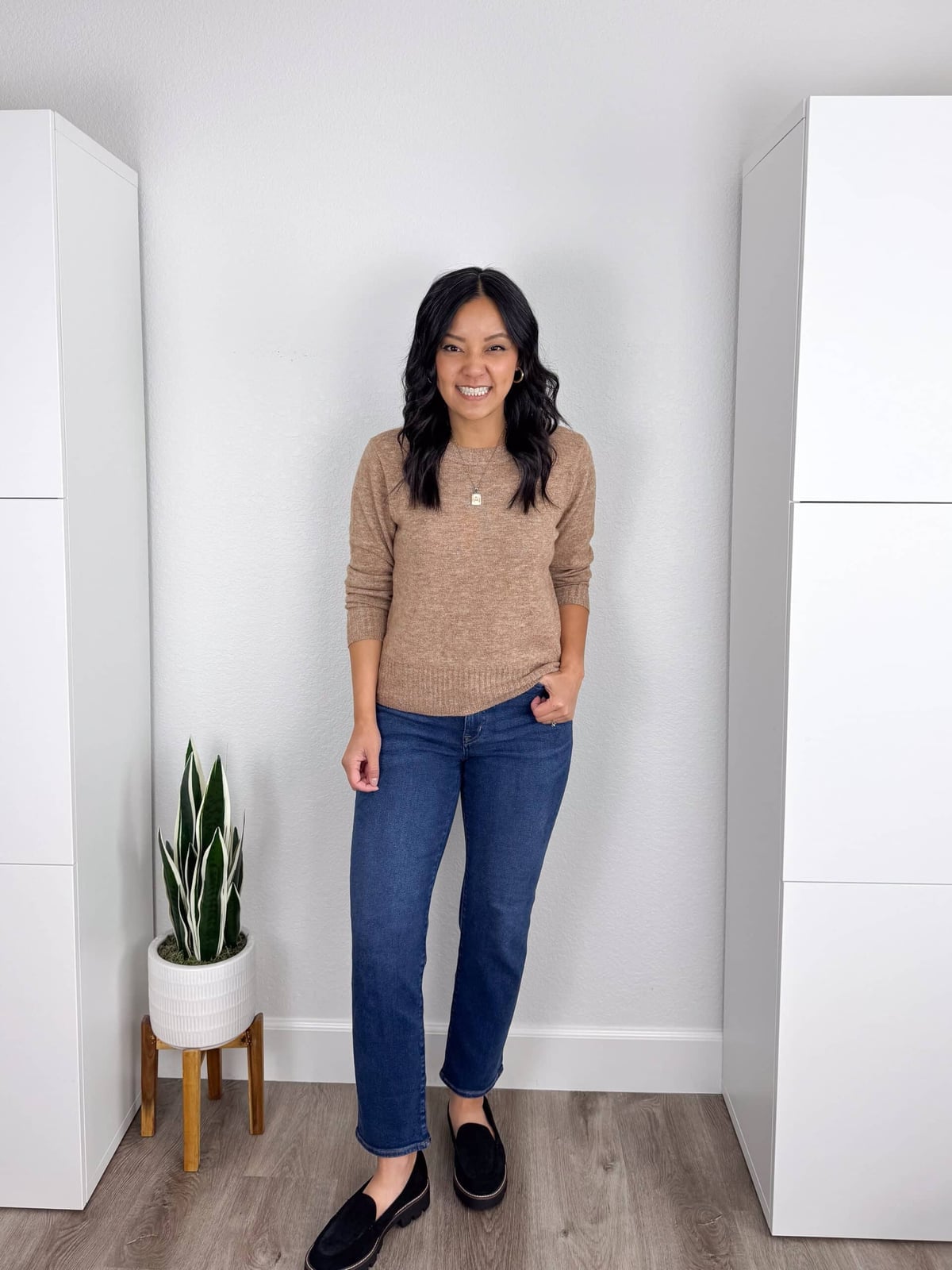 Relaxed Brown Knit Sweater with Straight-Leg Jeans, Close-Up Take Relaxed Brown Knit Sweater with Straight-Leg Jeans, Close-Up Take — Brown Top Outfits