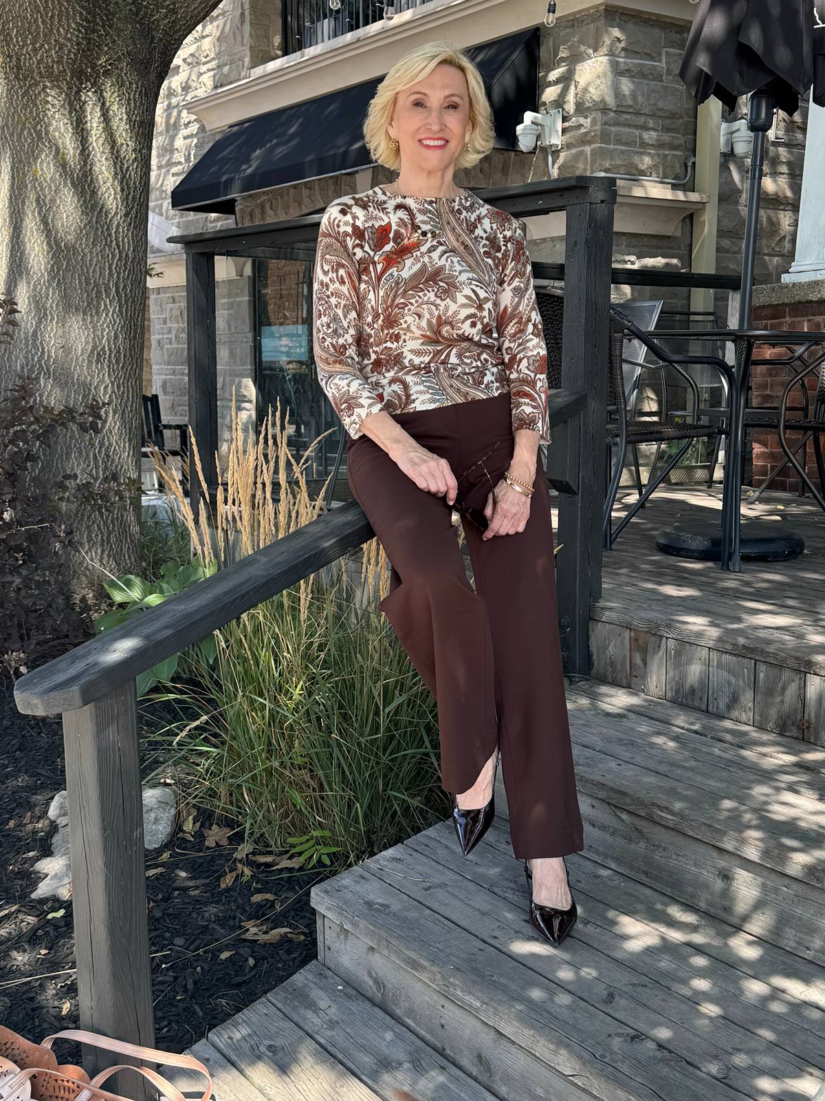 Paisley Print Top with Brown Trousers and Heels Paisley Print Top with Brown Trousers and Heels — Brown Top Outfits