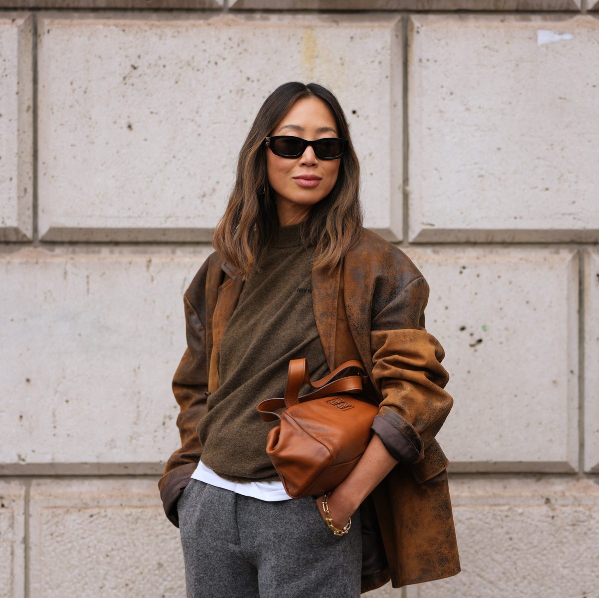 Oversized Brown Suede Jacket Over Sweater and T-Shirt Oversized Brown Suede Jacket Over Sweater and T-Shirt — Brown Top Outfits