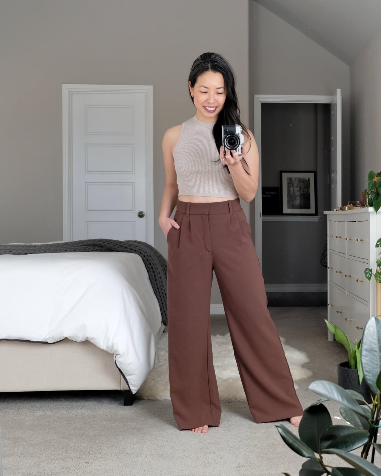 High-Waisted Wide-Leg Trousers With Crop Top High-Waisted Wide-Leg Trousers With Crop Top — Brown Trousers Outfit