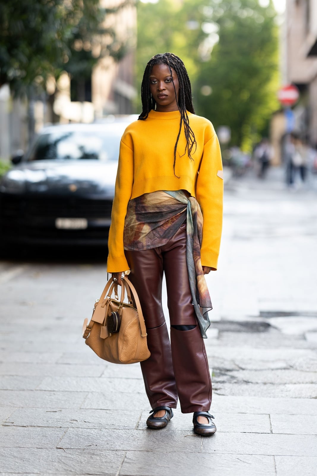 Leather Wide-Leg Trousers With Yellow Sweatshirt Leather Wide-Leg Trousers With Yellow Sweatshirt — Brown Trousers Outfit