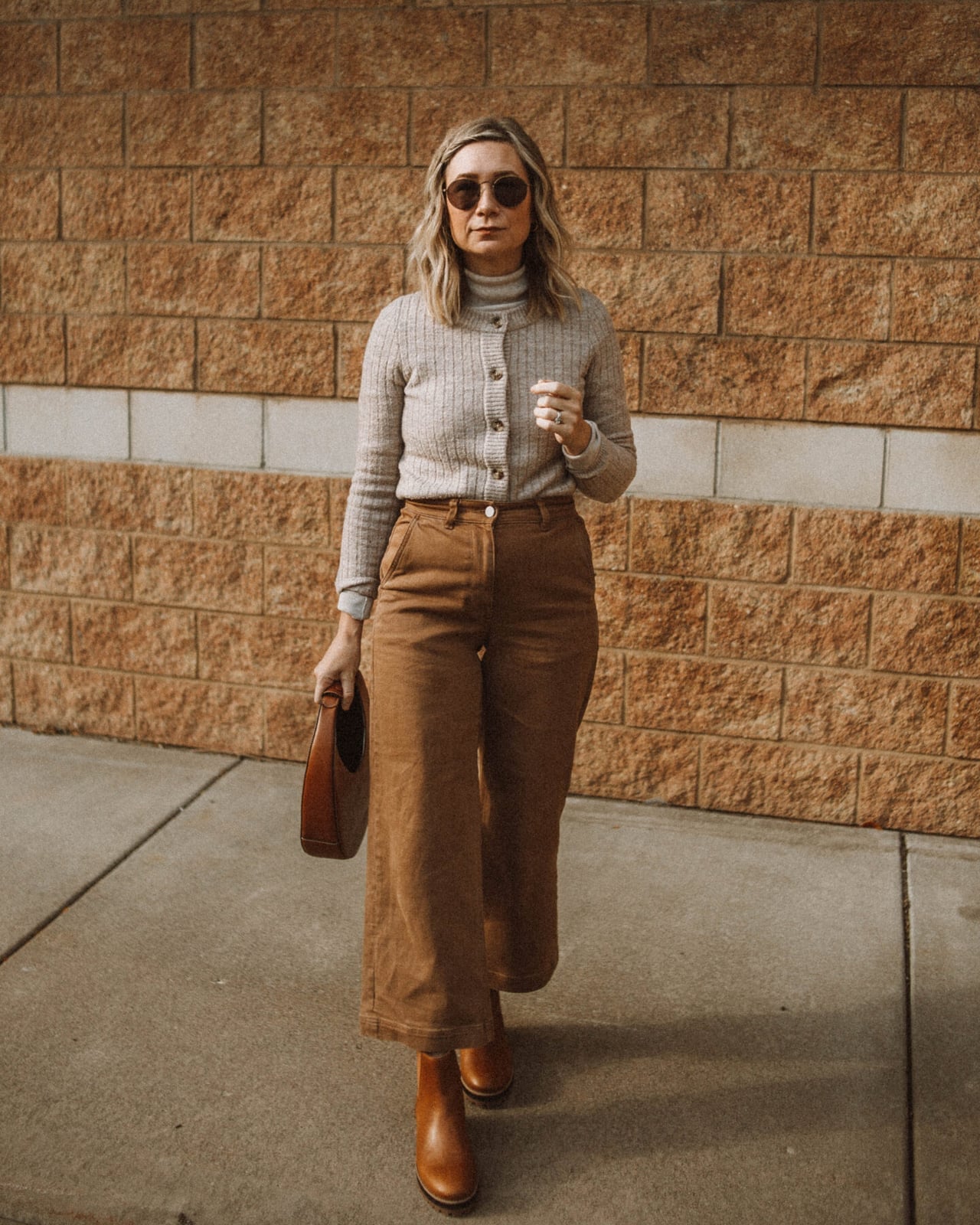 Beige Turtleneck And Cardigan With Cropped Trousers Beige Turtleneck And Cardigan With Cropped Trousers — Brown Trousers Outfit