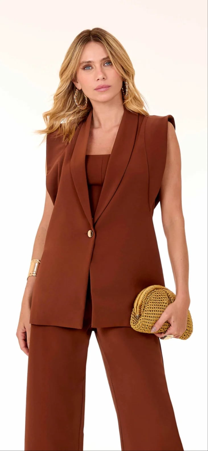 Brown sleeveless vest with shawl collar and wide-leg trousers Brown sleeveless vest with shawl collar and wide-leg trousers — Brown Vest Outfit