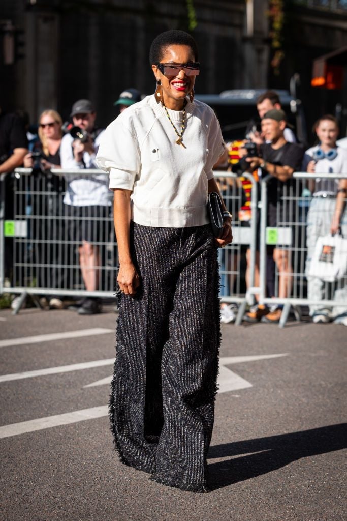 White puff-sleeve top with tweed trousers White puff-sleeve top with tweed trousers — Brunch Outfits Black Women