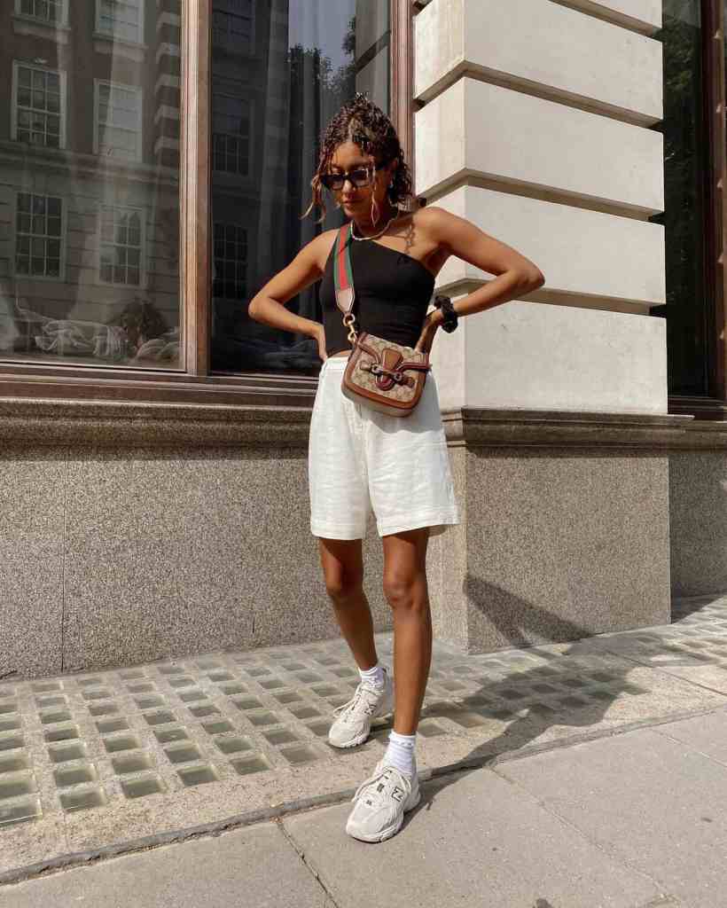 Black one-shoulder top with white linen shorts Black one-shoulder top with white linen shorts — Brunch Outfits Black Women