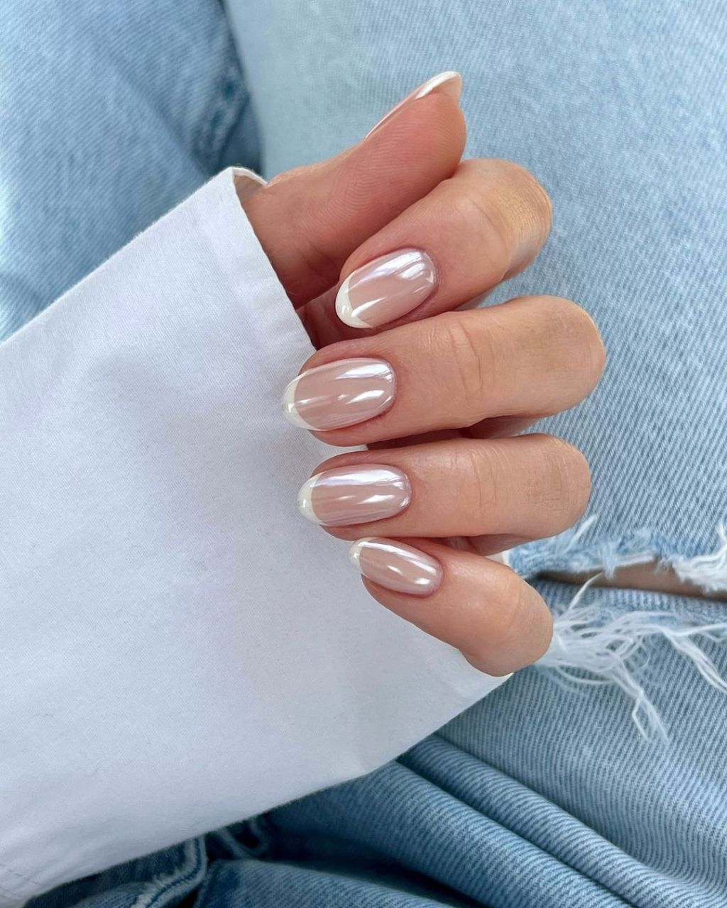 Medium Oval Pearlescent Chrome French Medium Oval Pearlescent Chrome French — Builder Gel Nails