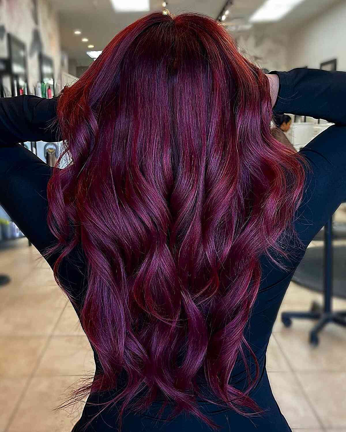 Mid-Back Deep Burgundy Base With Highlights, Wavy Mid-Back Deep Burgundy Base With Highlights, Wavy — Burgundy Highlights