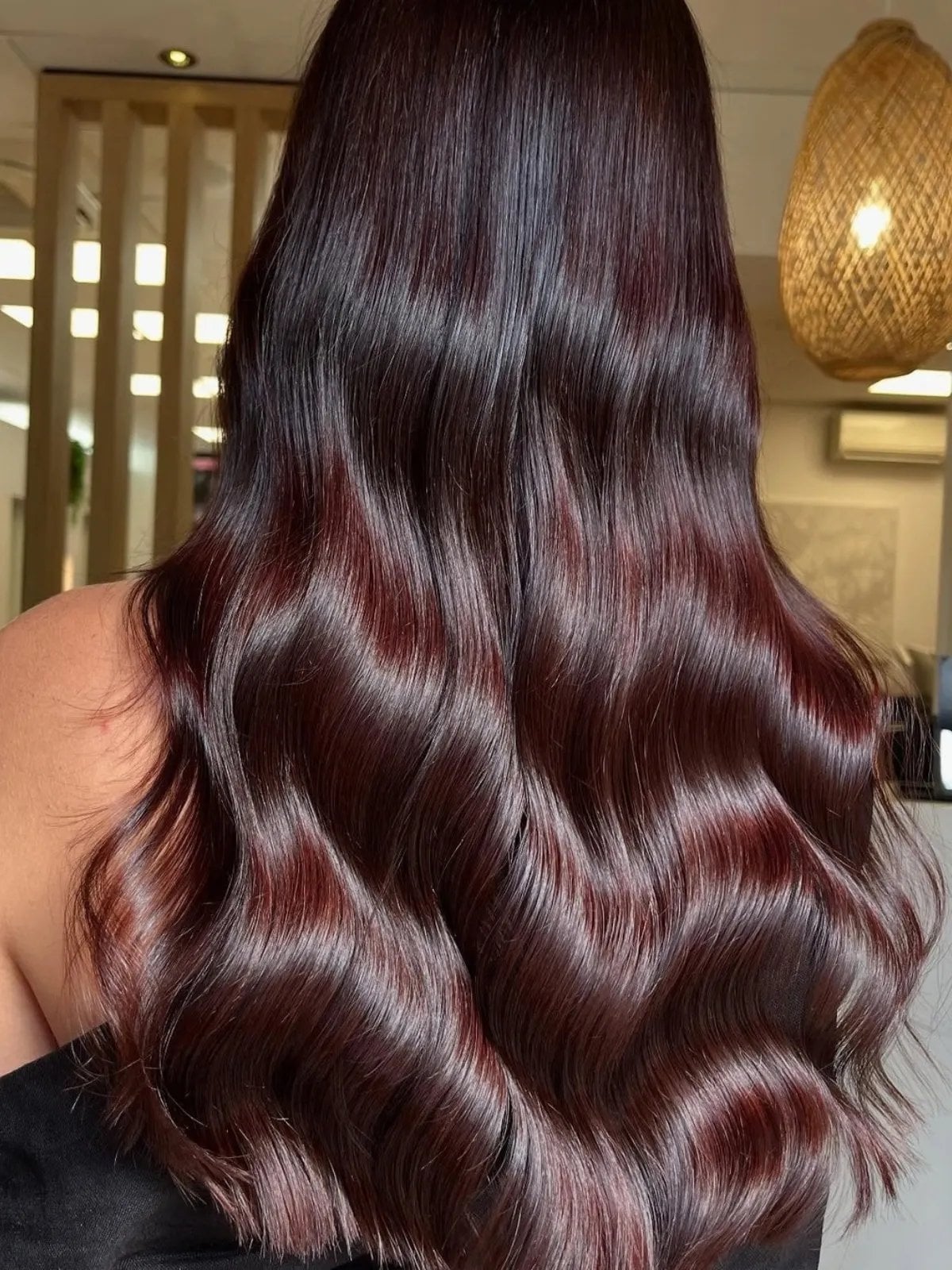 Mid-Back Dark Base With Subtle Burgundy Mid-Back Dark Base With Subtle Burgundy — Burgundy Highlights