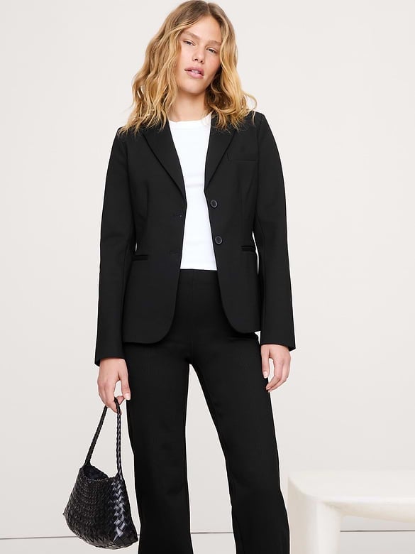 Cropped black blazer and wide-leg trousers Cropped black blazer and wide-leg trousers — Business Outfits
