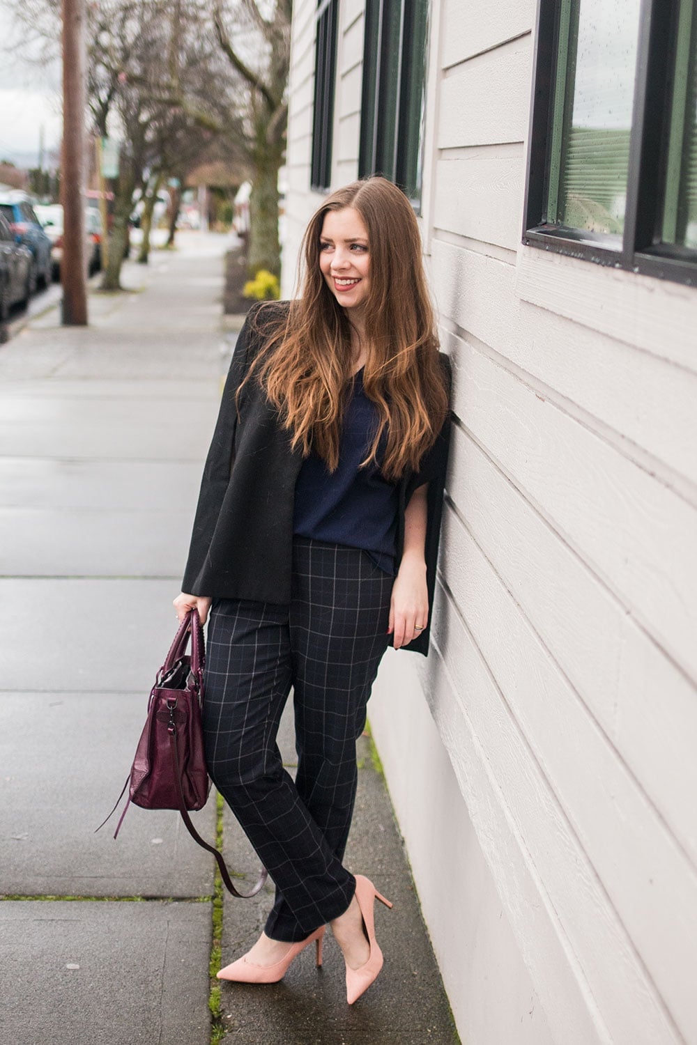 Black blazer and plaid trousers for business casual Black blazer and plaid trousers for business casual — Business Outfits