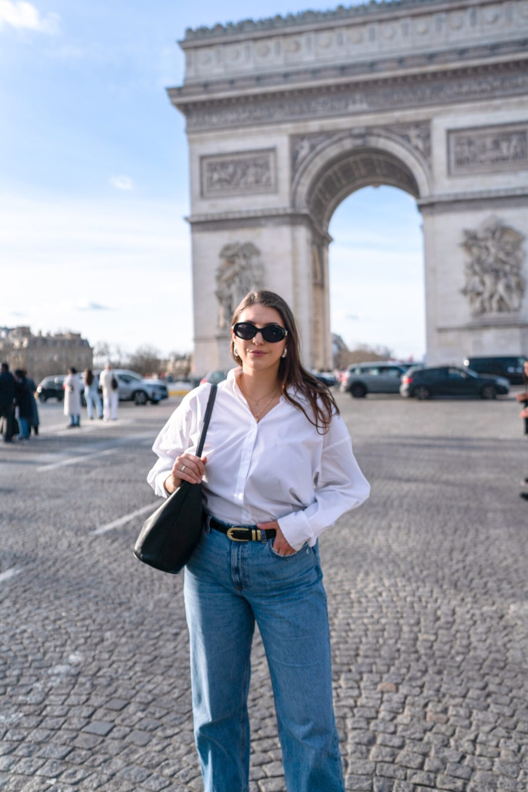 White Button Down With Wide Leg Jeans For Travel White Button Down With Wide Leg Jeans For Travel — Button Down Outfits