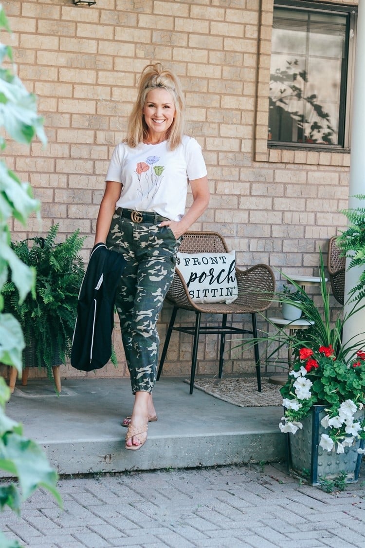 Gold Belt and Draped Blazer Accent Tapered Camo Pants Gold Belt and Draped Blazer Accent Tapered Camo Pants — Camo Outfits