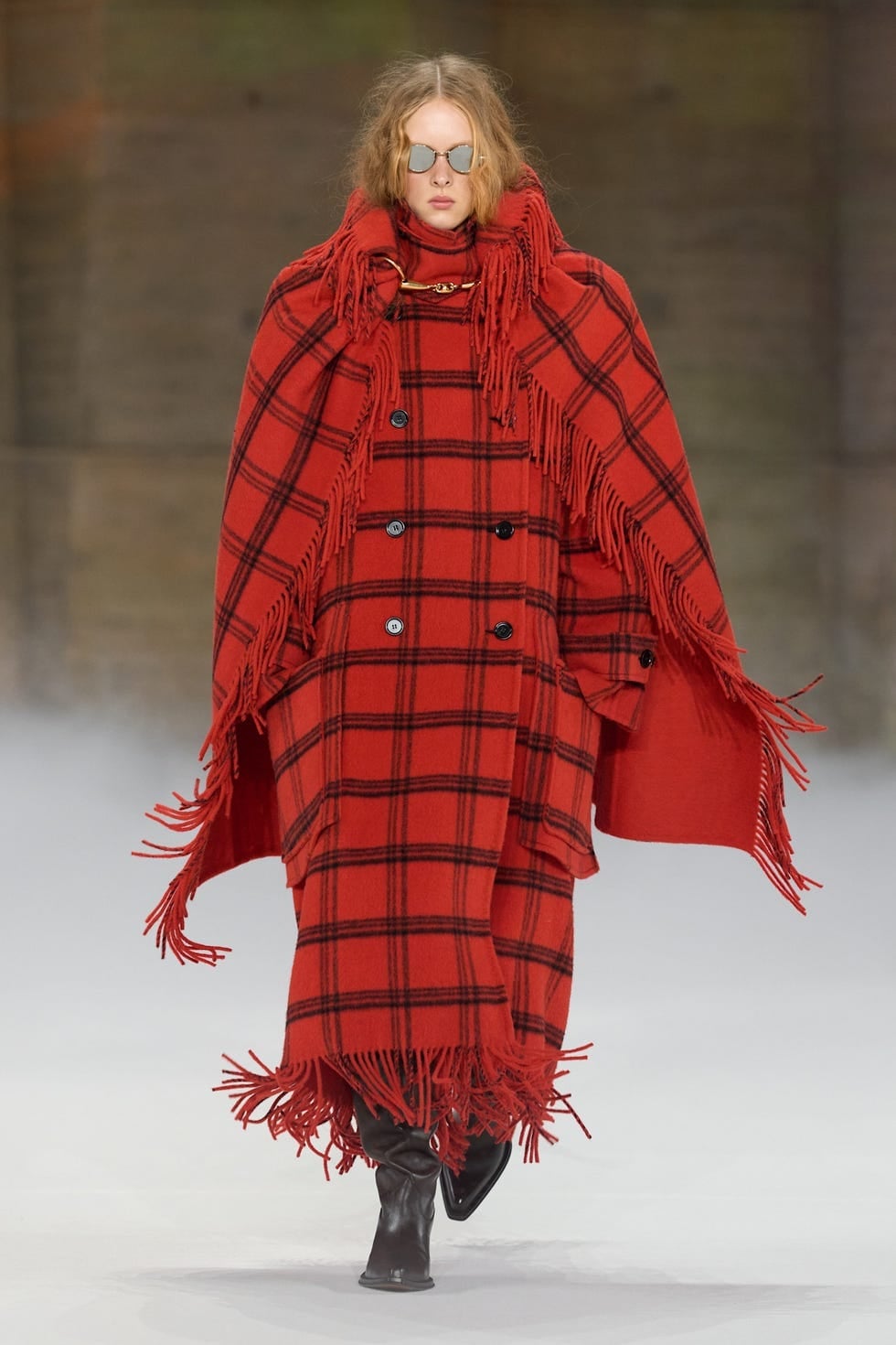 Oversized red and black plaid cape coat with fringe Oversized red and black plaid cape coat with fringe — Cape Outfits