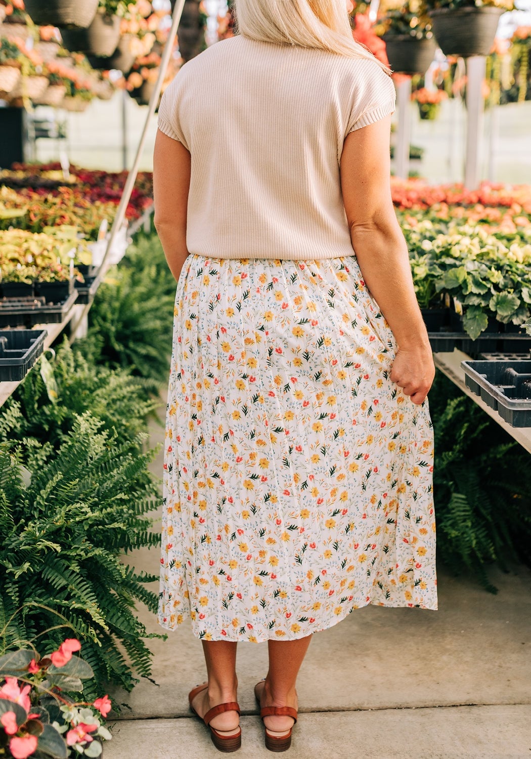 Floral print midi skirt with ribbed knit top Floral print midi skirt with ribbed knit top — Casual Church Outfit