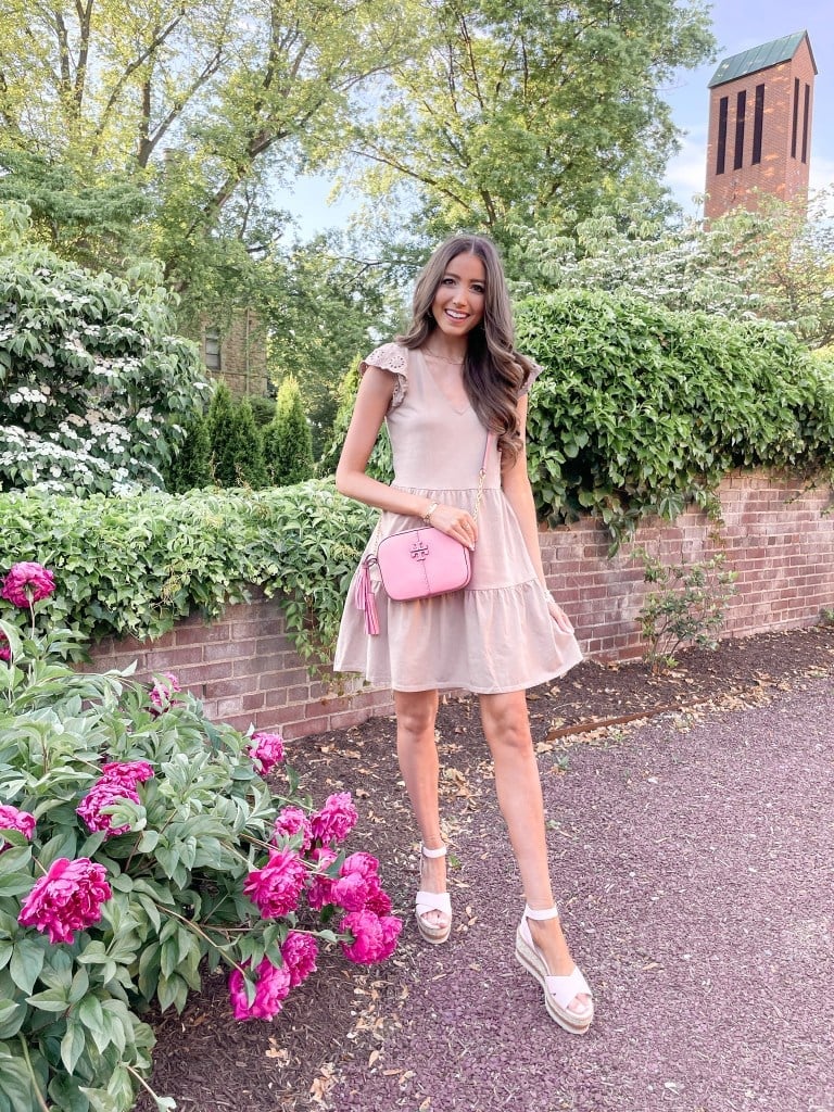 Beige Linen-Blend Babydoll Dress With Tiered Hem Beige Linen-Blend Babydoll Dress With Tiered Hem — Casual Dresses Outfits