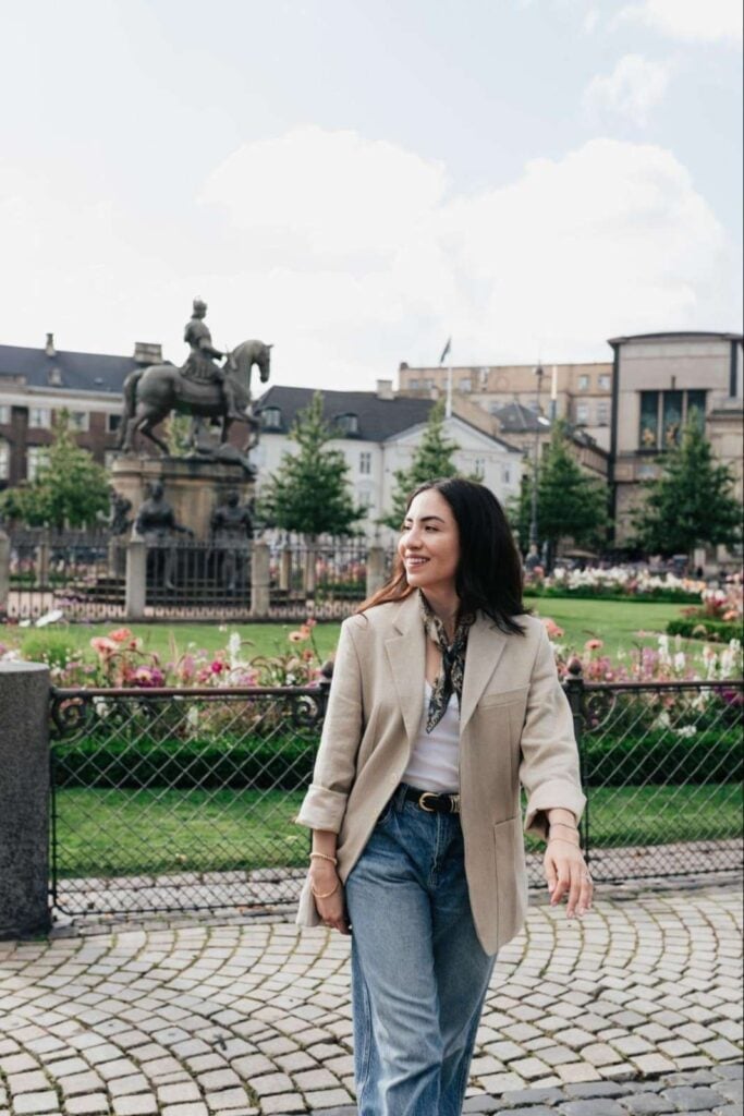 Beige Blazer With Wide Leg Jeans, Relaxed Beige Blazer With Wide Leg Jeans, Relaxed — Casual Style