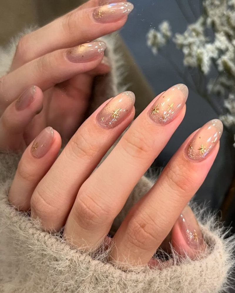 Nude Gradient With Gold Star Decals Oval Nails Nude Gradient With Gold Star Decals Oval Nails — Chic Nails