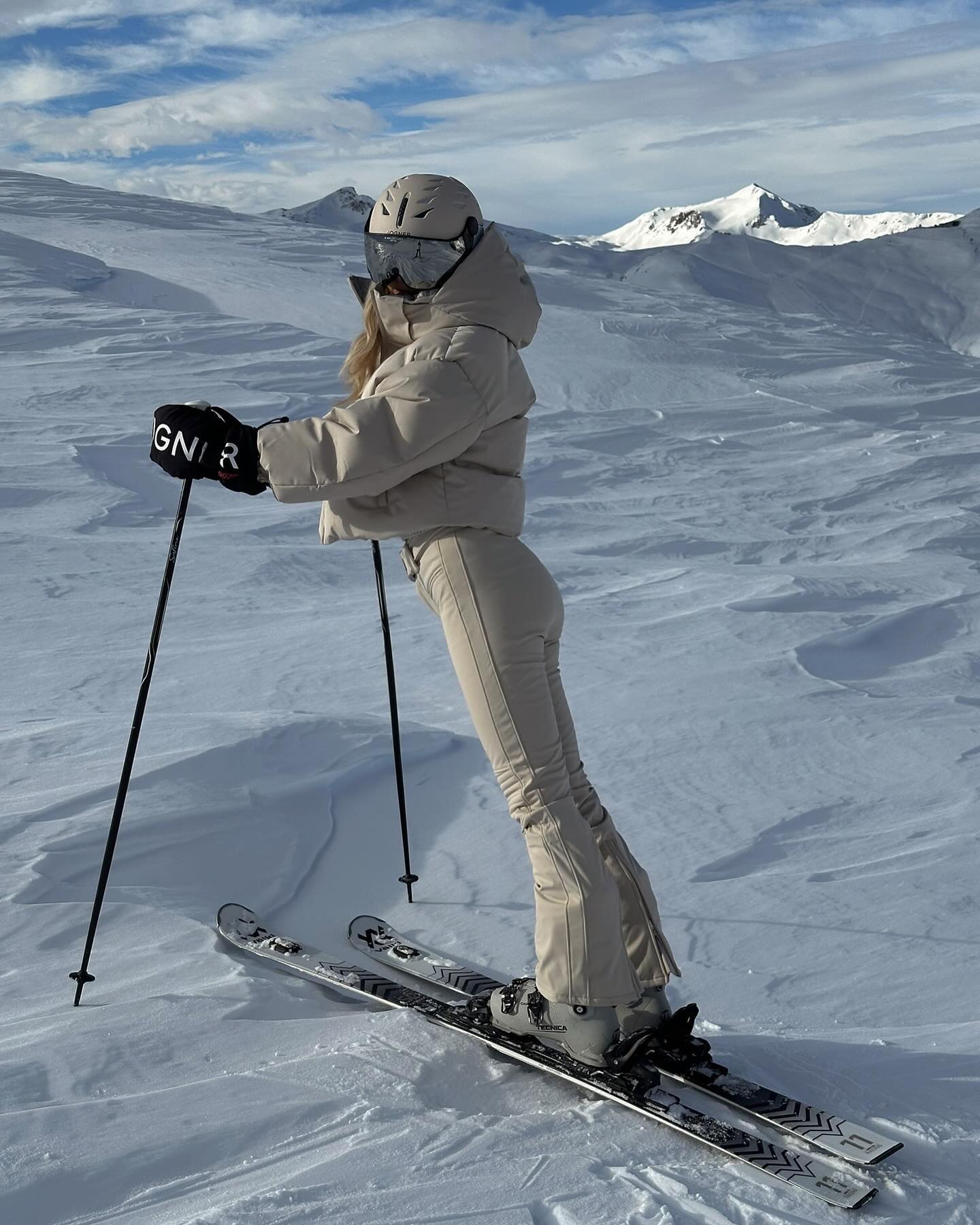 Chic Ski Suit With Puffer Jacket and Matching Trousers