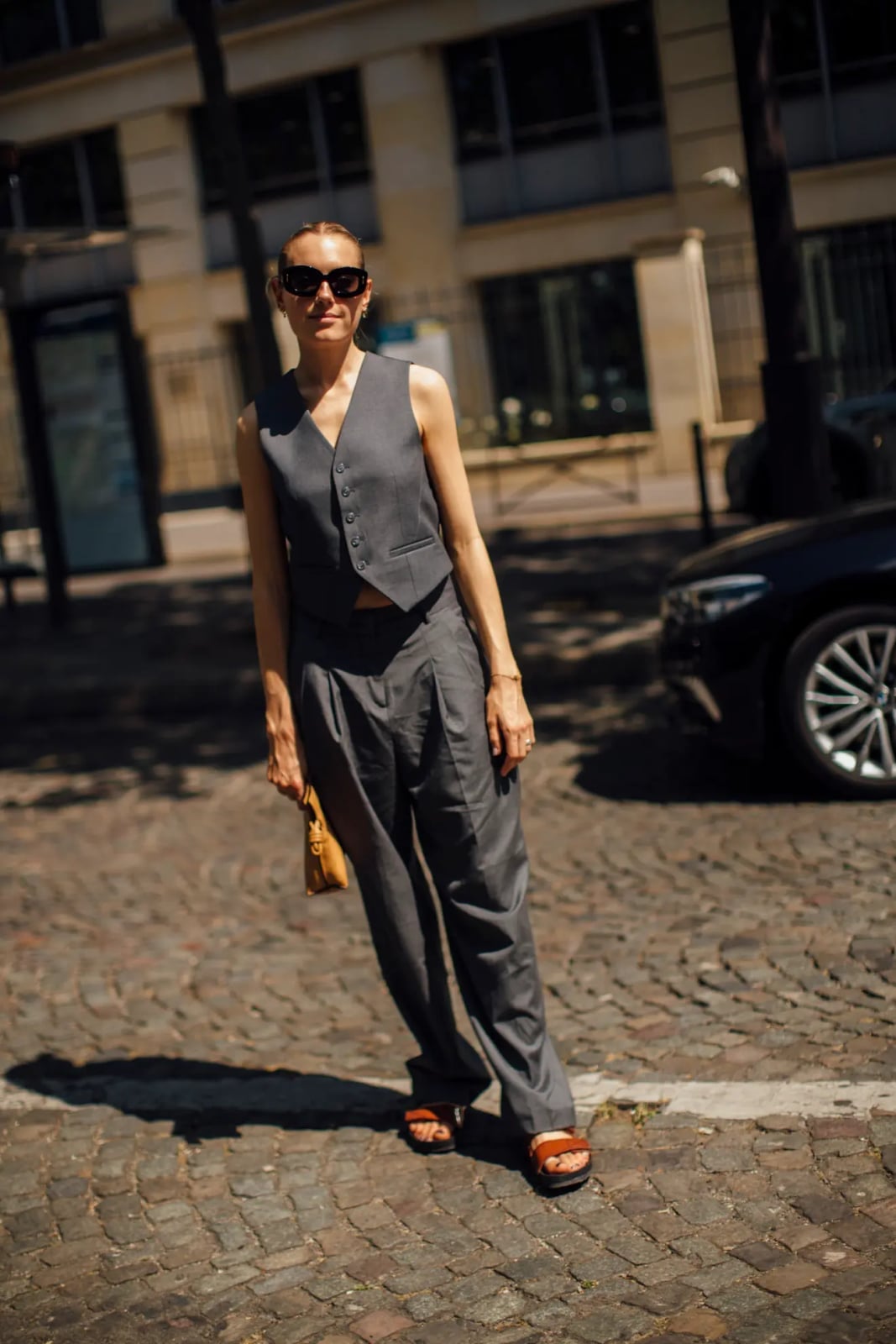 Gray waistcoat and wide-leg trousers with sandals Gray waistcoat and wide-leg trousers with sandals — Chic Style