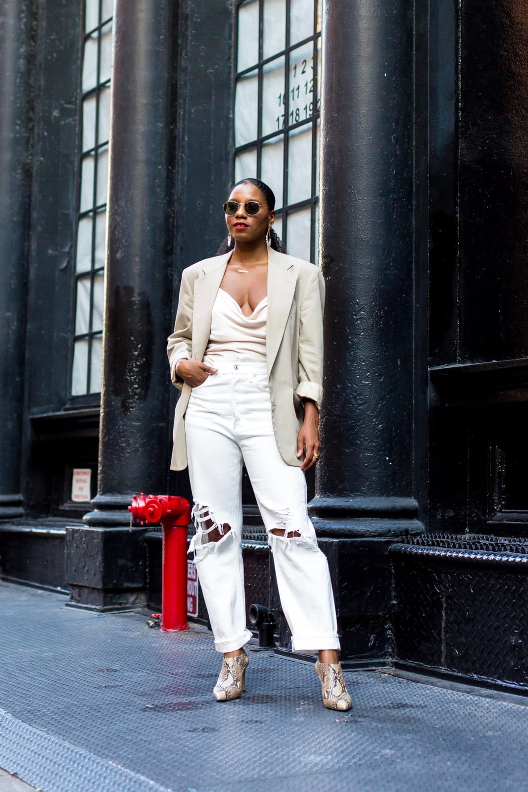Beige blazer with cowl neck top and ripped jeans Beige blazer with cowl neck top and ripped jeans — Chic Style
