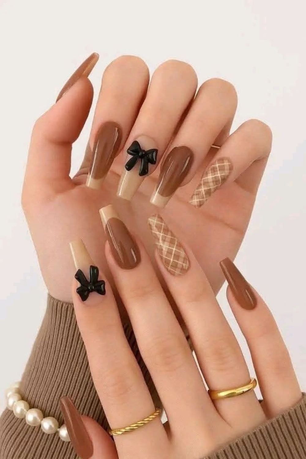 Long Square-Tapered Nails with Bows and Plaid Long Square-Tapered Nails with Bows and Plaid — Chocolate Nails